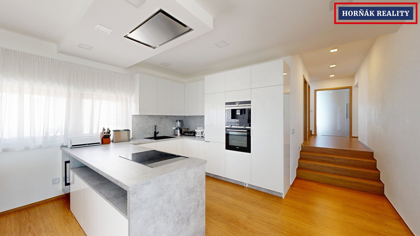Prodej domu 288 m² s pozemkem 863 m² – fotografie 3