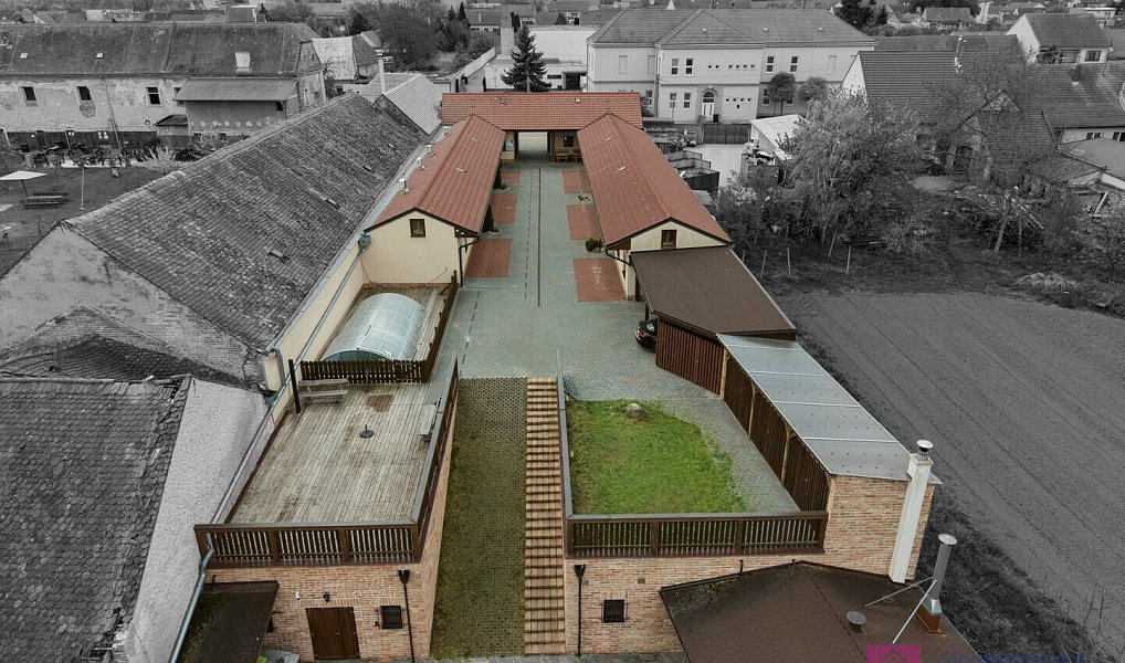 Prodej ubytovacího objektu 664 m², Bulhary – náhled fotky 21