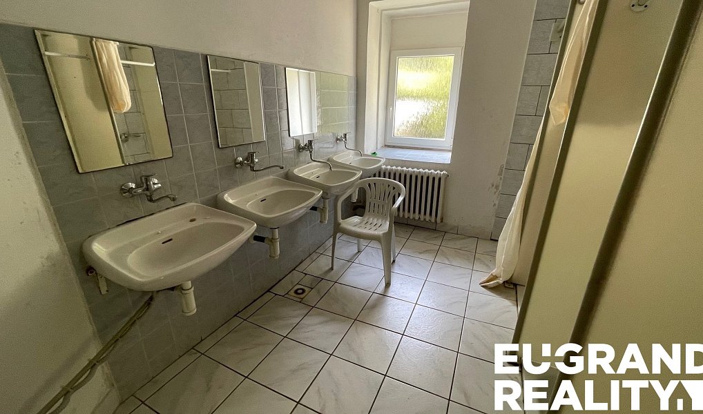 Prodej ubytovacího objektu 350 m², Jiřetín pod Jedlovou – náhled fotky 31
