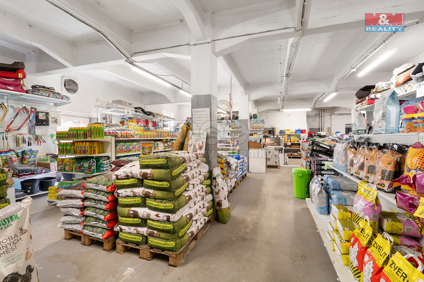 Pronájem obchodních prostor 200 m² – fotografie 3