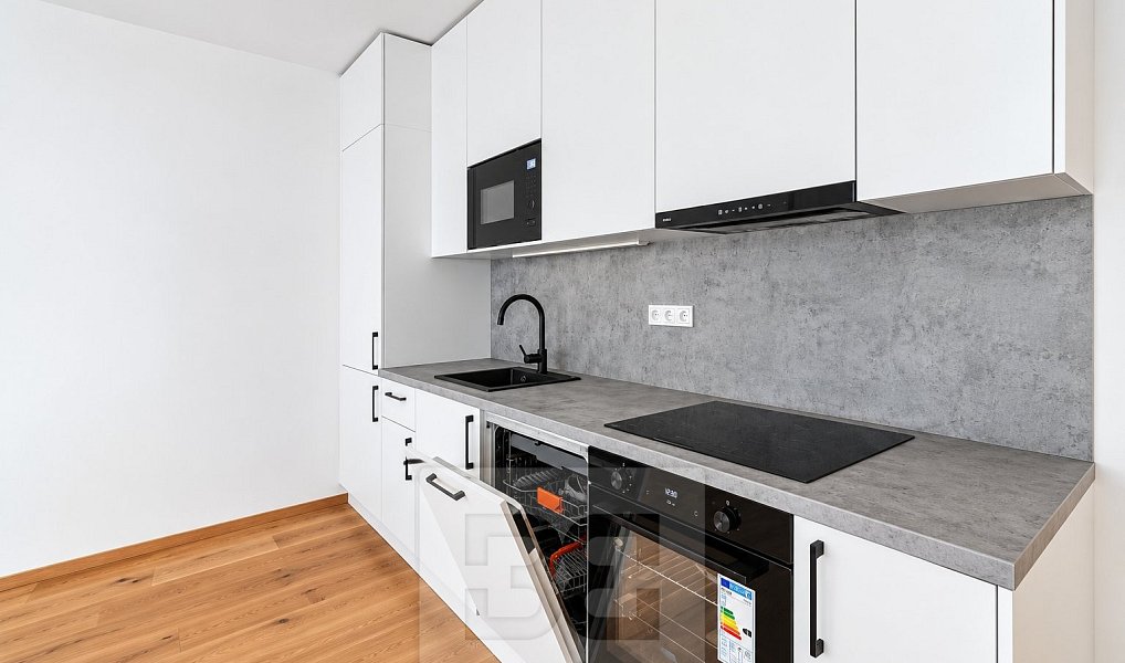 Prodej bytu 1+kk 40 m², Praha – náhled fotky 5