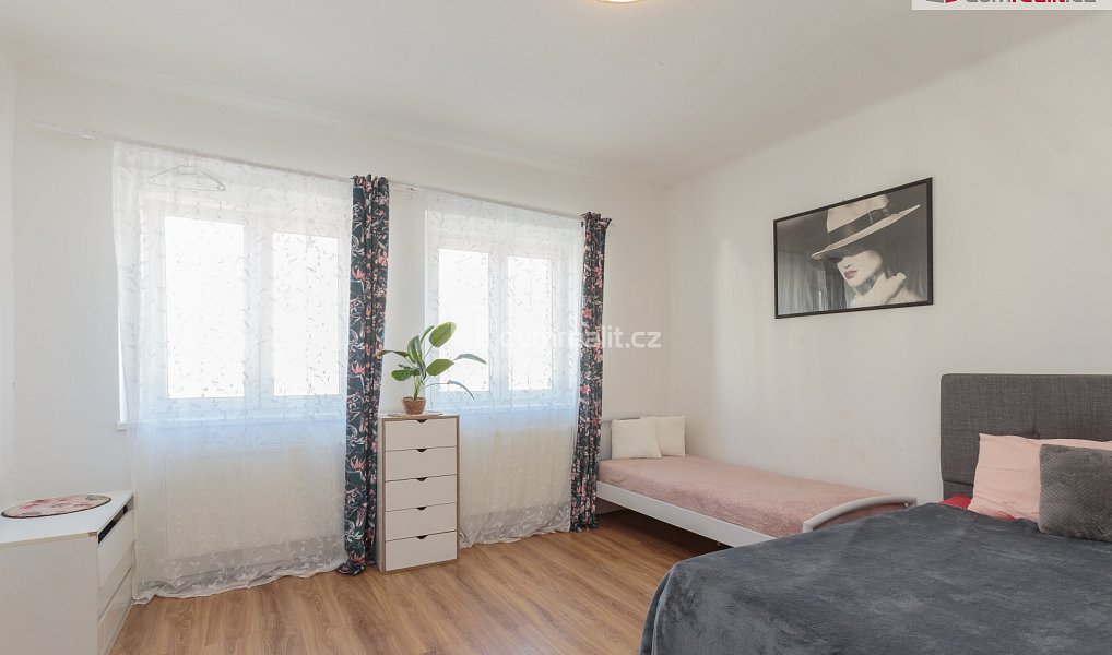 Prodej domu 360 m² s pozemkem 657 m², Králův Dvůr – náhled fotky 10