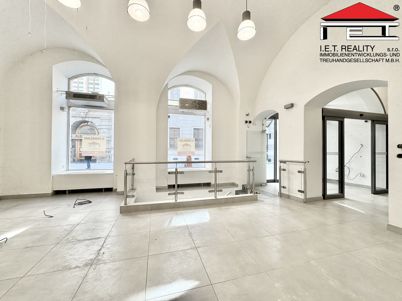 Pronájem obchodních prostor 260 m² — photo 3