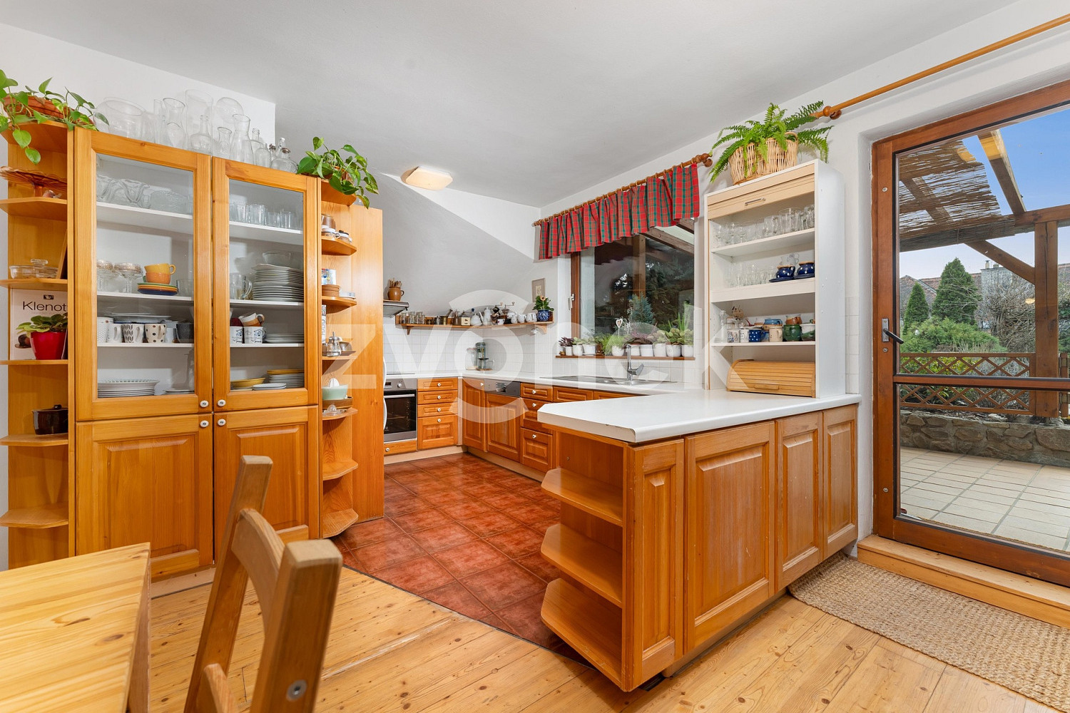 Prodej domu 312 m² s pozemkem 712 m² – fotografie 3