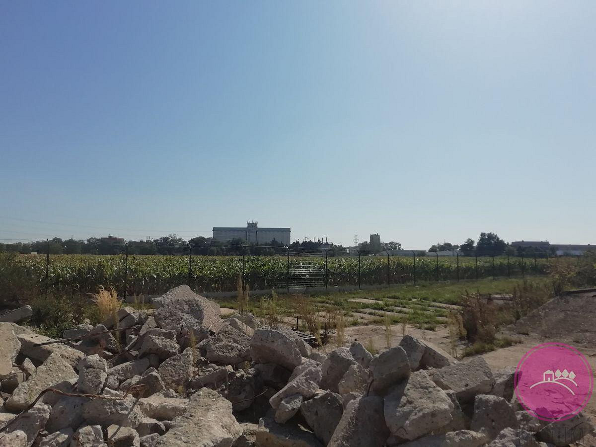Prodej komerčního pozemku 4 588 m² – fotografie 3
