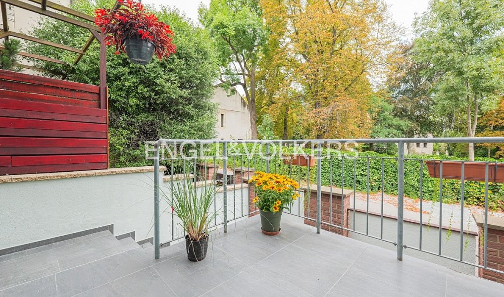 Pronájem domu 351 m² s pozemkem 223 m², Praha – náhled fotky 23