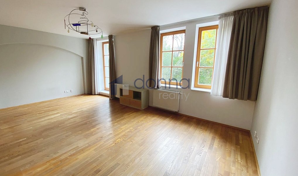 Pronájem bytu 3+1 91 m², Praha – náhled fotky 2