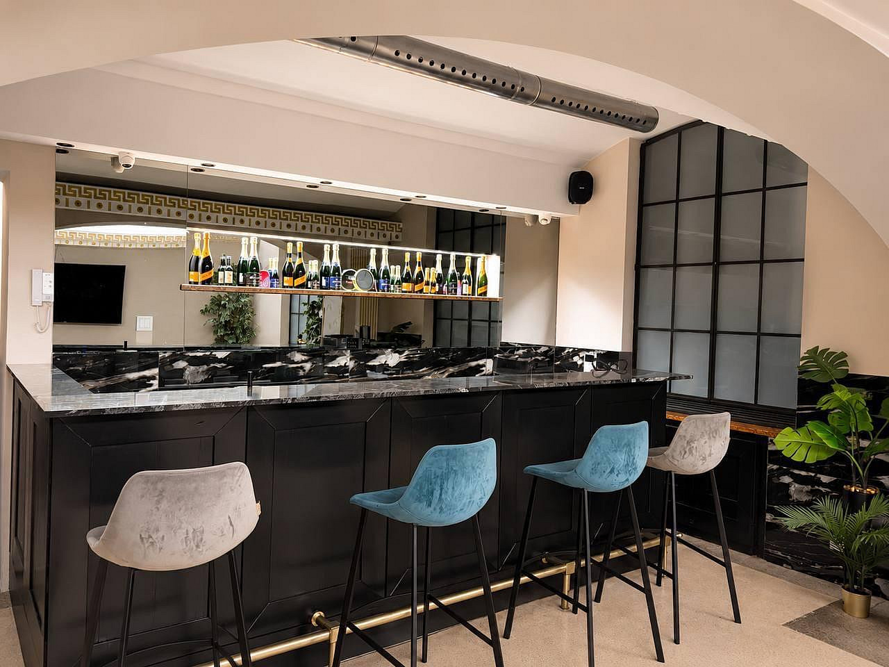 Pronájem obchodních prostor 256 m² – fotografie 4