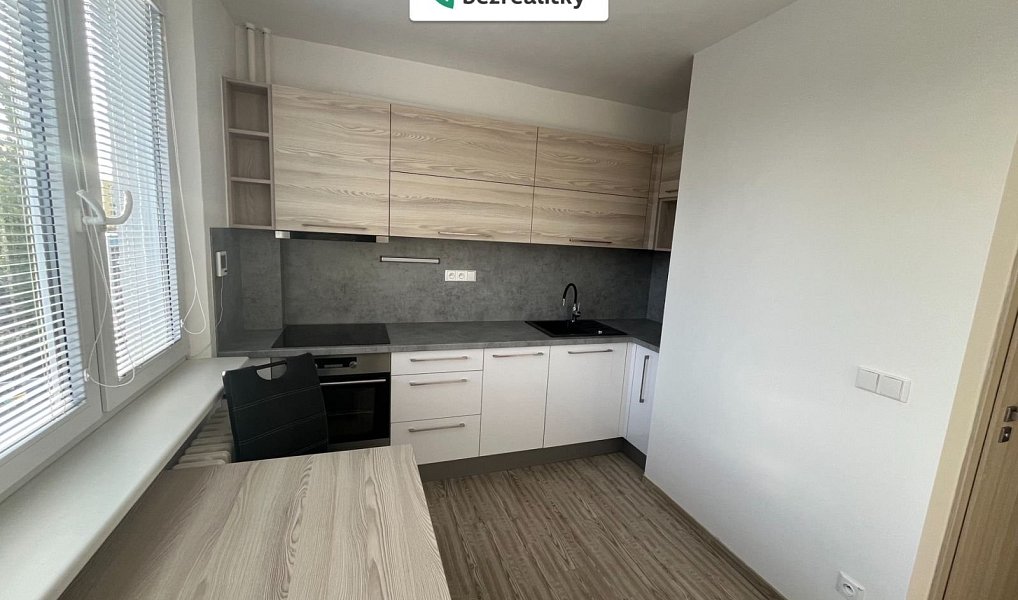 Prodej bytu 1+1 40 m², Hradec Králové – náhled fotky 9