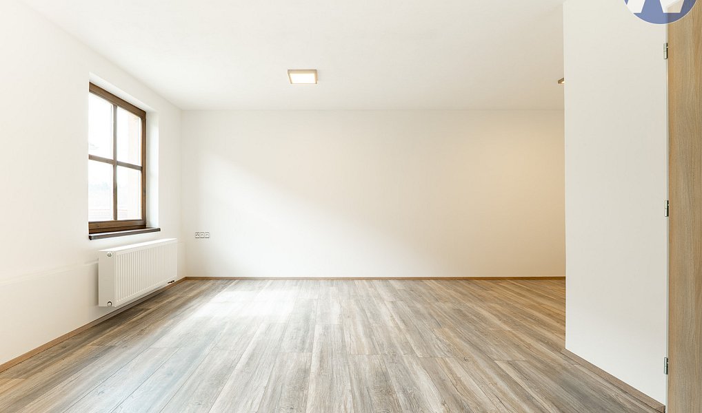 Pronájem bytu 1+kk 35 m², Husinec – náhled fotky 5