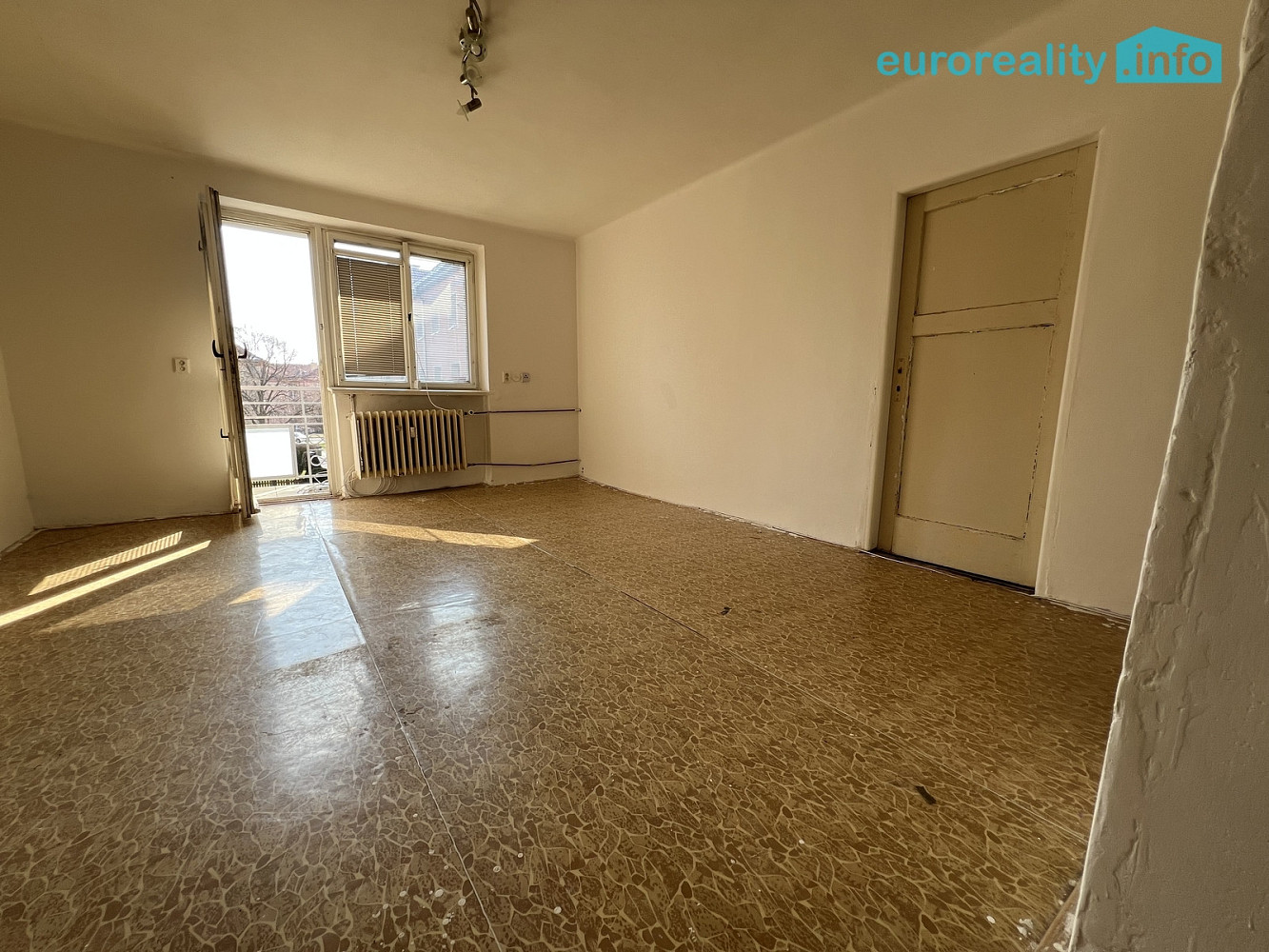 Prodej bytu 2+1 70 m² – pohled 2