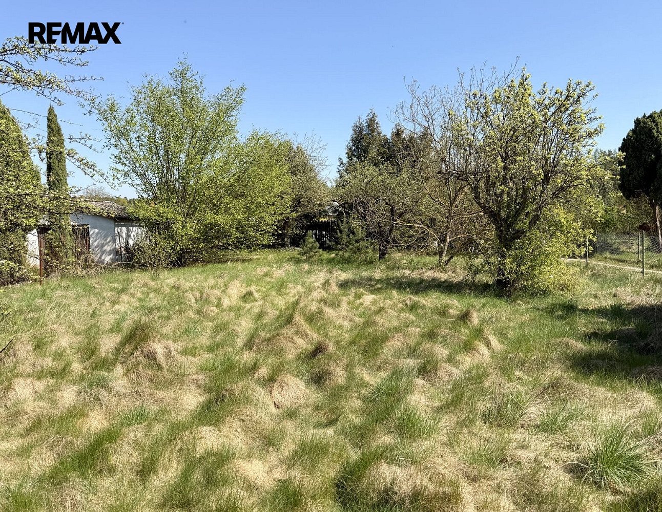 Prodej stavebního pozemku 2 196 m² – fotografie 4