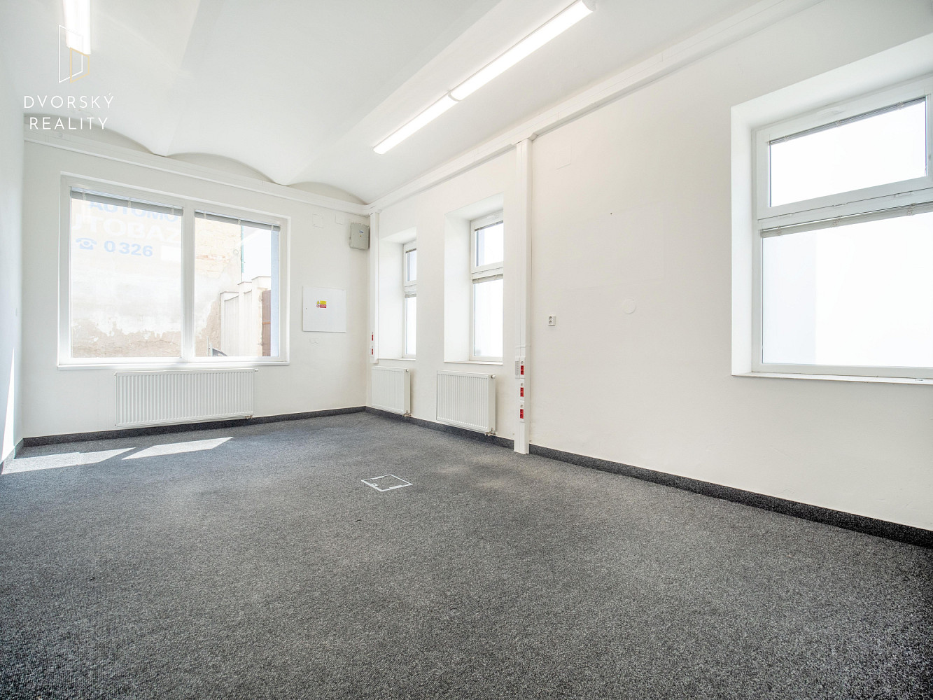 Pronájem kanceláře 305 m² — photo 5