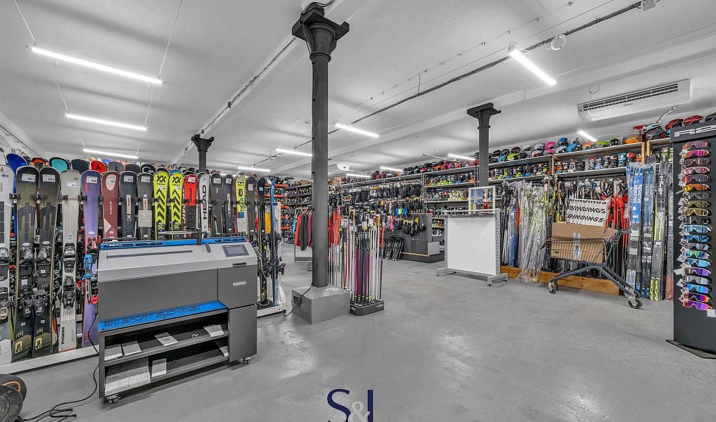 Prodej výrobních prostor 2 098 m², Železný Brod – náhled fotky 2
