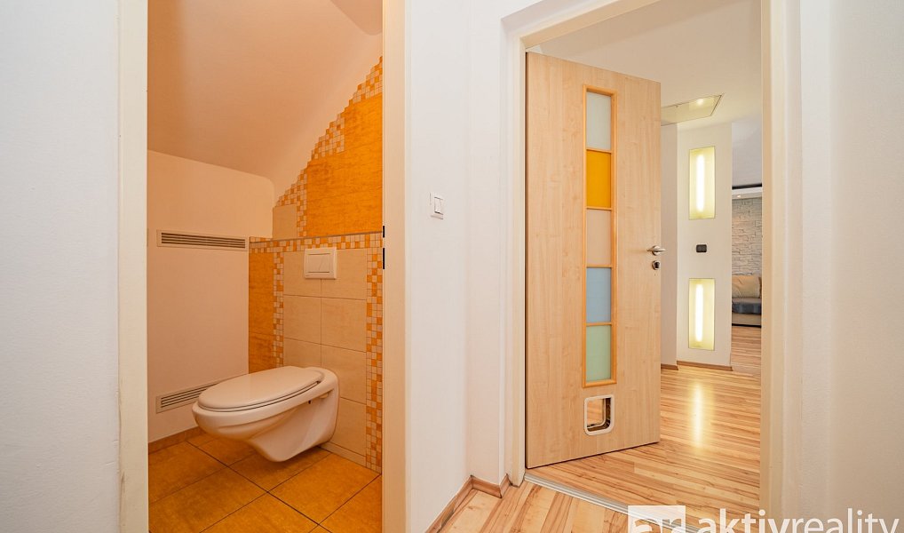 Prodej domu 260 m² s pozemkem 752 m², Praha – náhled fotky 38