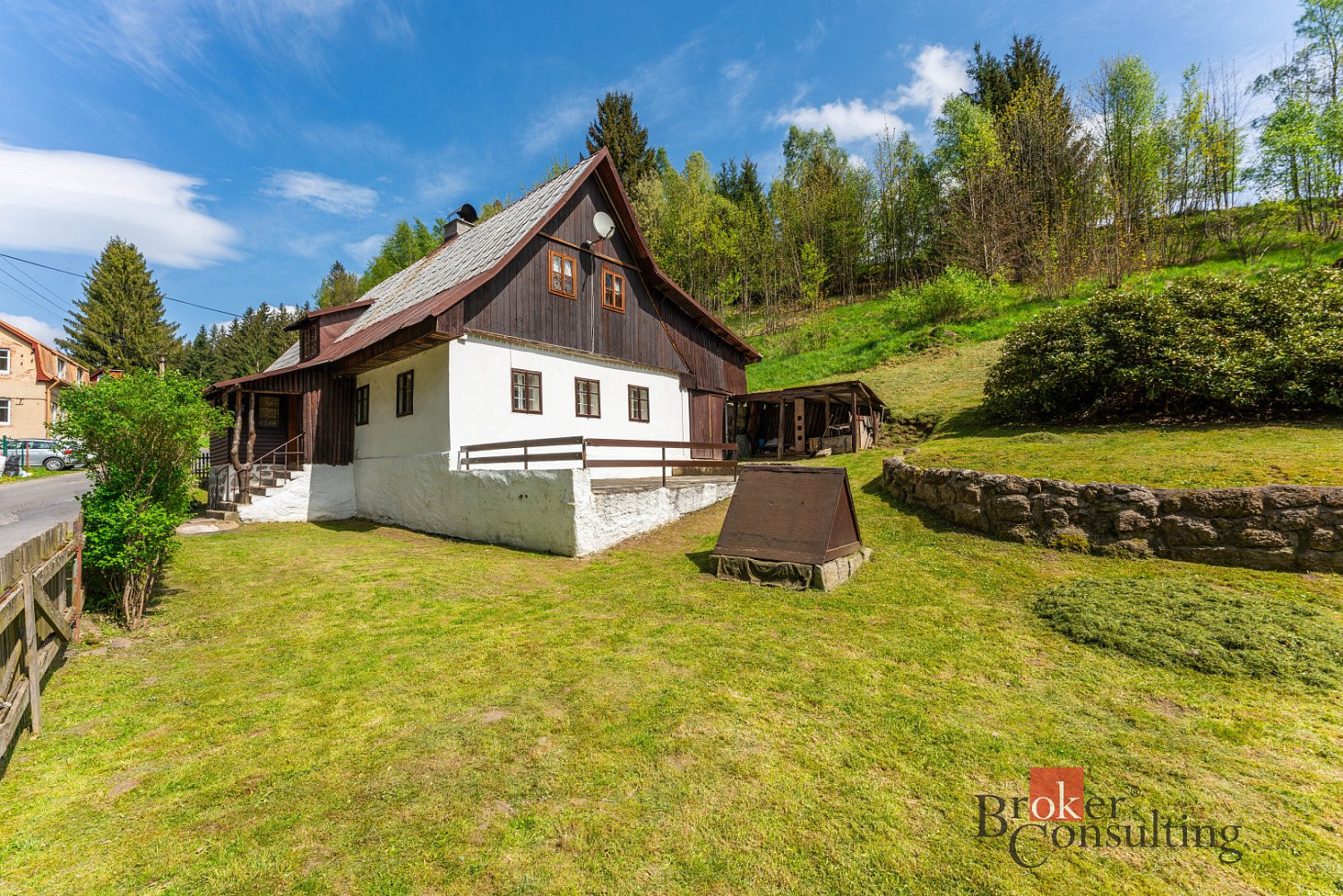 Prodej domu 214 m² s pozemkem 3 028 m² – fotografie 2