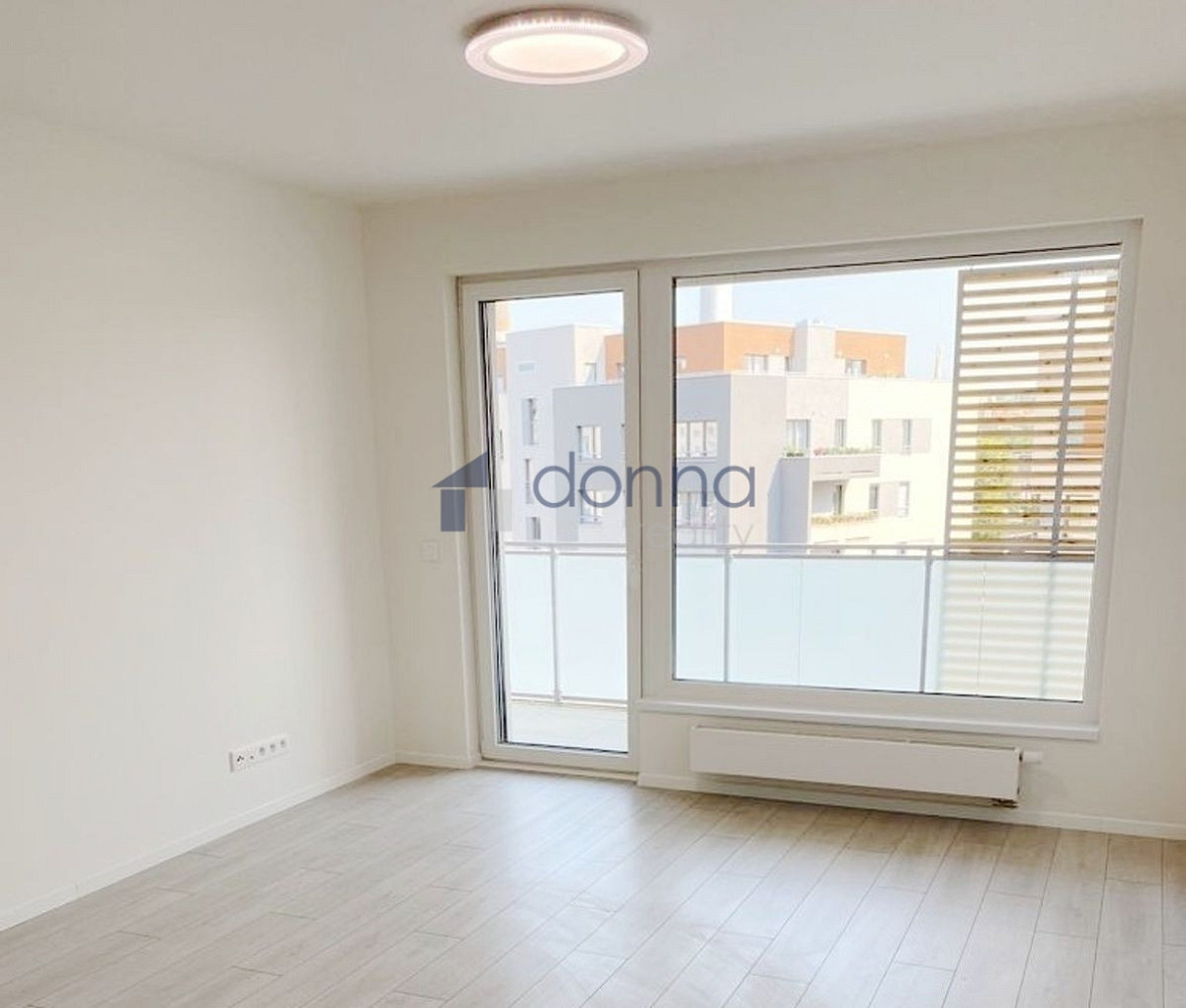 Pronájem bytu 2+kk 56 m² – fotografie 2