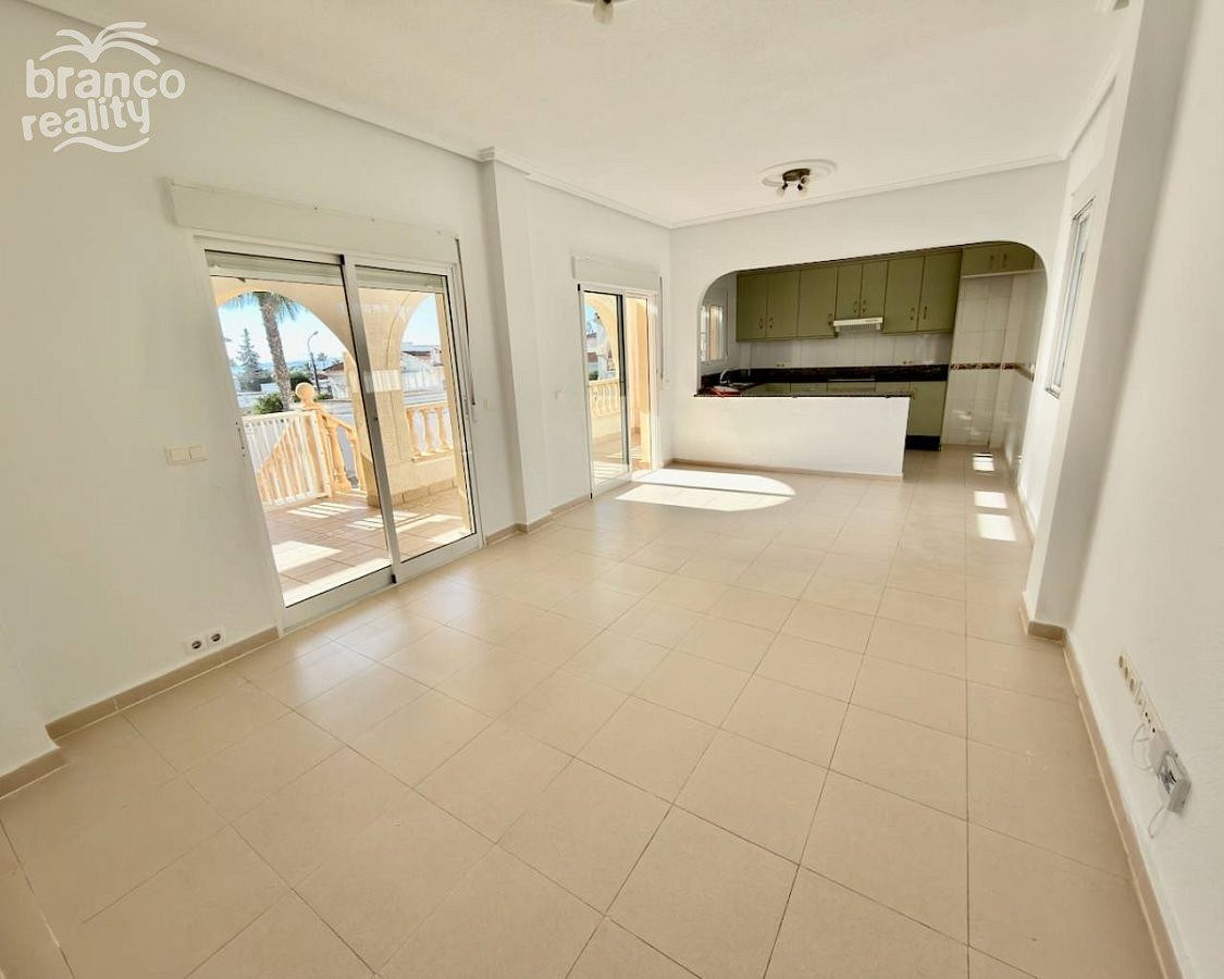 Prodej domu 320 m² s pozemkem 500 m² — photo 2