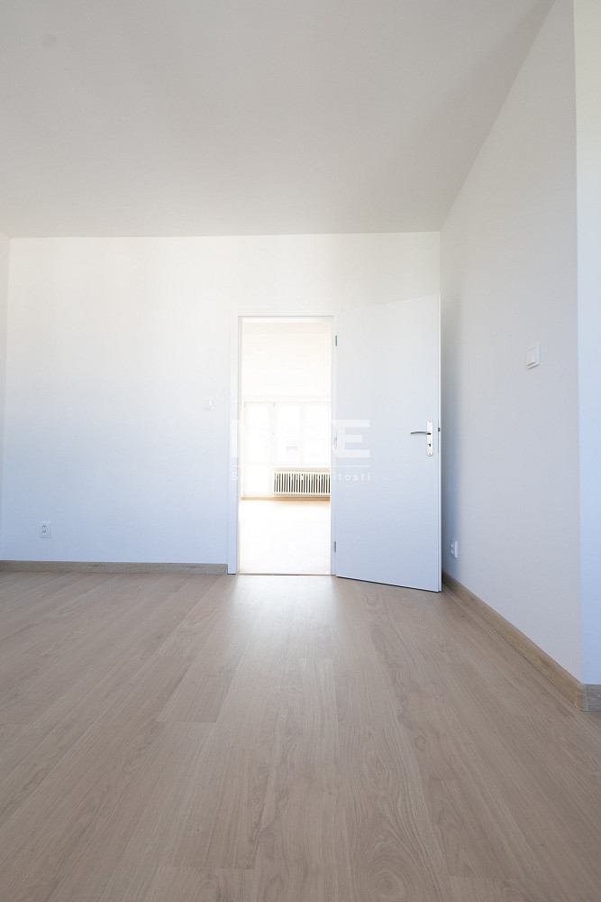 Pronájem bytu 2+kk 55 m² – pohled 3