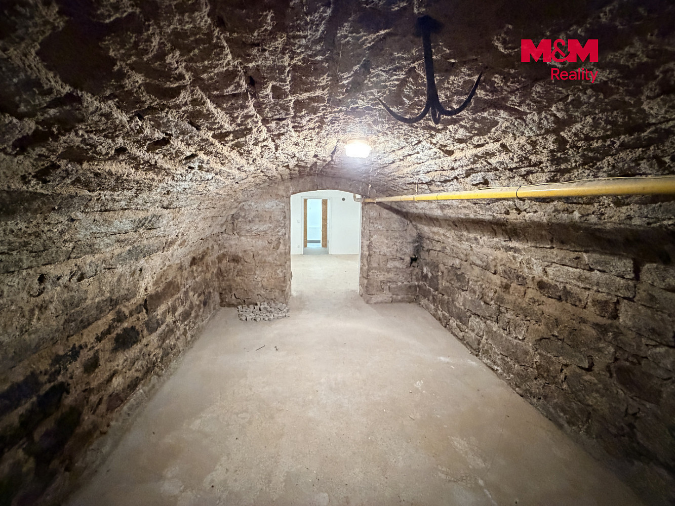 Pronájem obchodních prostor 81 m² – fotografie 2