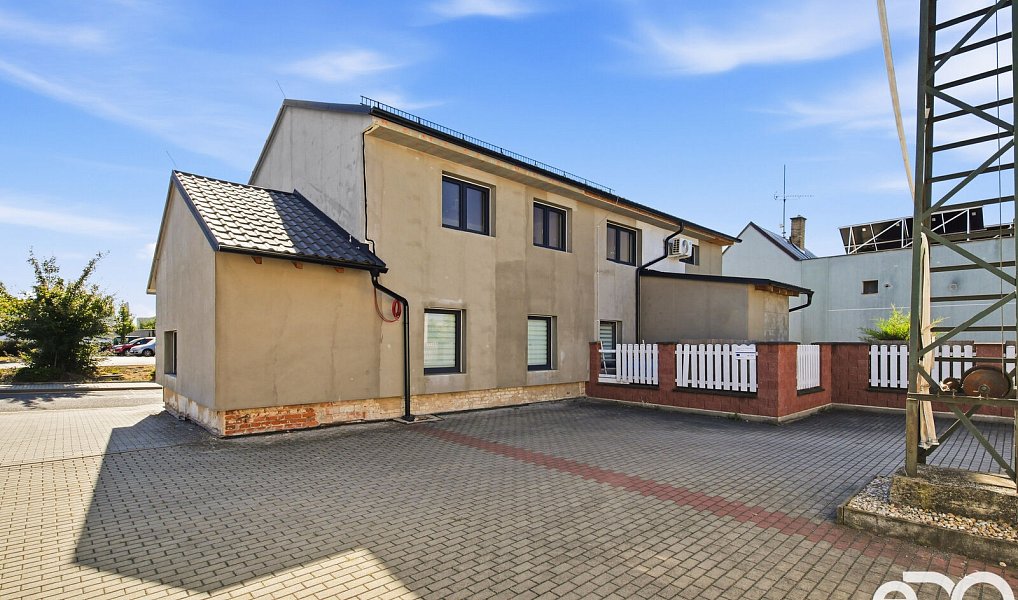 Prodej domu 213 m² s pozemkem 366 m², Dobrovice – náhled fotky 14