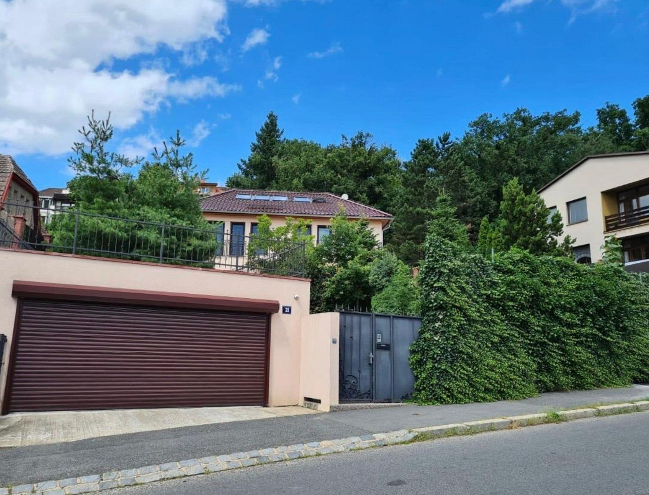 Prodej domu 270 m² s pozemkem 819 m²