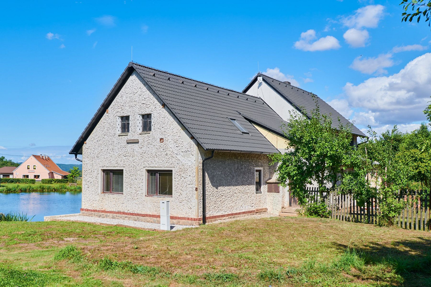 Prodej domu 250 m² s pozemkem 942 m² – fotografie 4