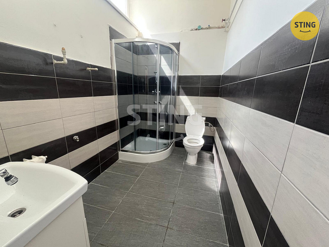 Pronájem kanceláře 76 m² – fotografie 3