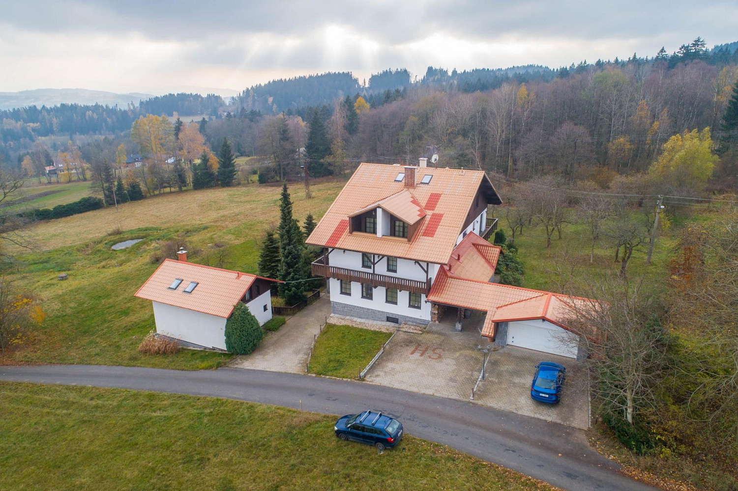 Prodej domu 923 m² s pozemkem 12 441 m² – fotografie 2