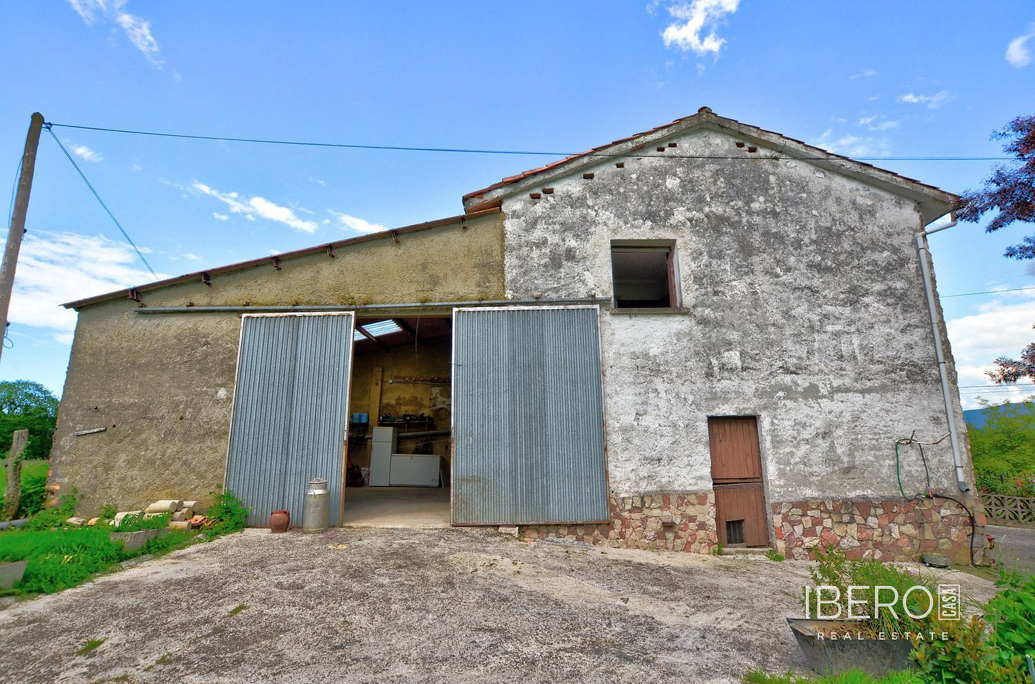 Prodej domu 215 m² s pozemkem 9 056 m²