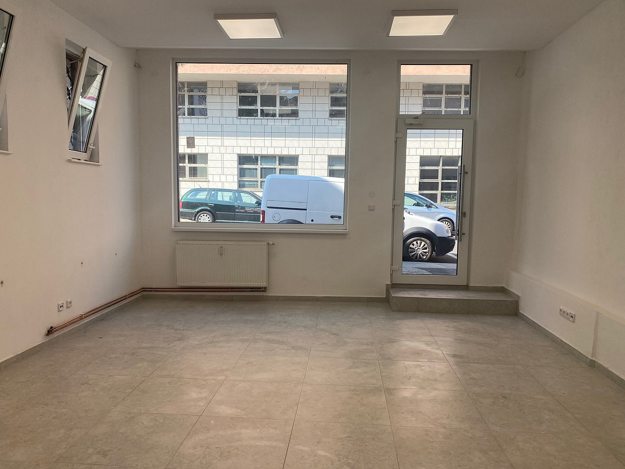 Pronájem obchodních prostor 32 m² – fotografie 3