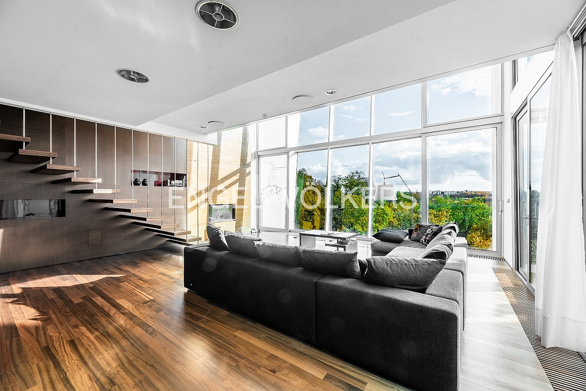 Pronájem bytu 5+kk 279 m² – fotografie 2
