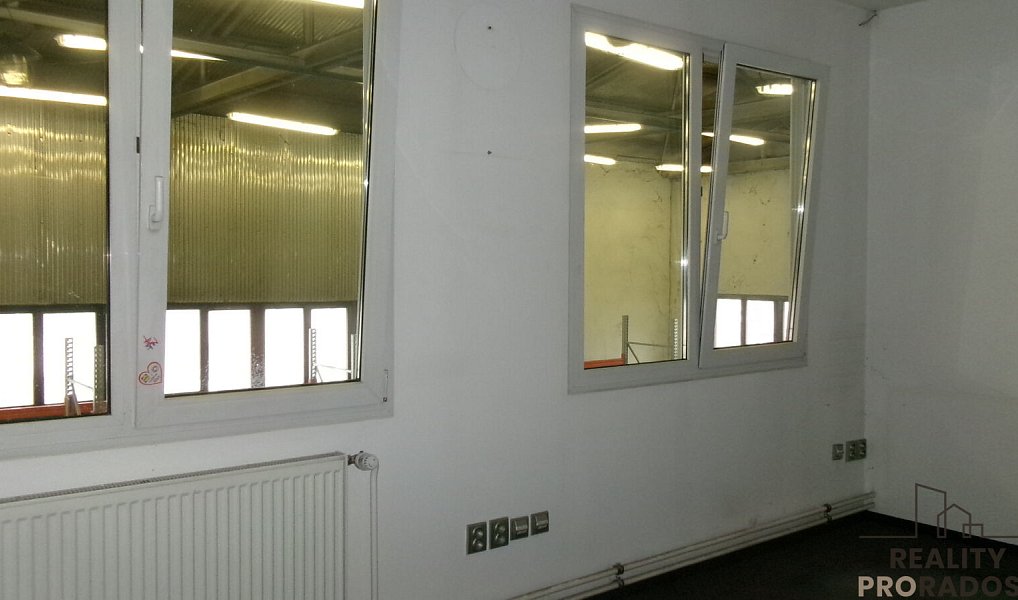 Pronájem skladovacích prostor 900 m², Brno – náhled fotky 3
