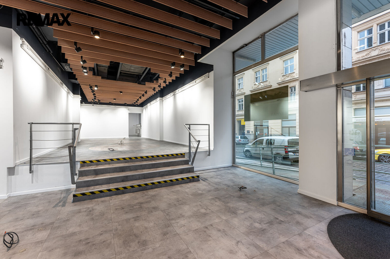 Pronájem obchodního prostoru 182m² v samotném centru Plzně - roh ul. Solní a Sedláčkova – pohled 5