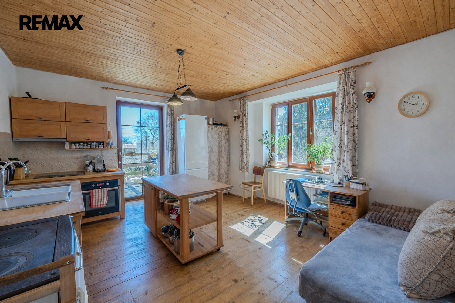 Prodej domu 212 m² s pozemkem 2 142 m² — photo 4