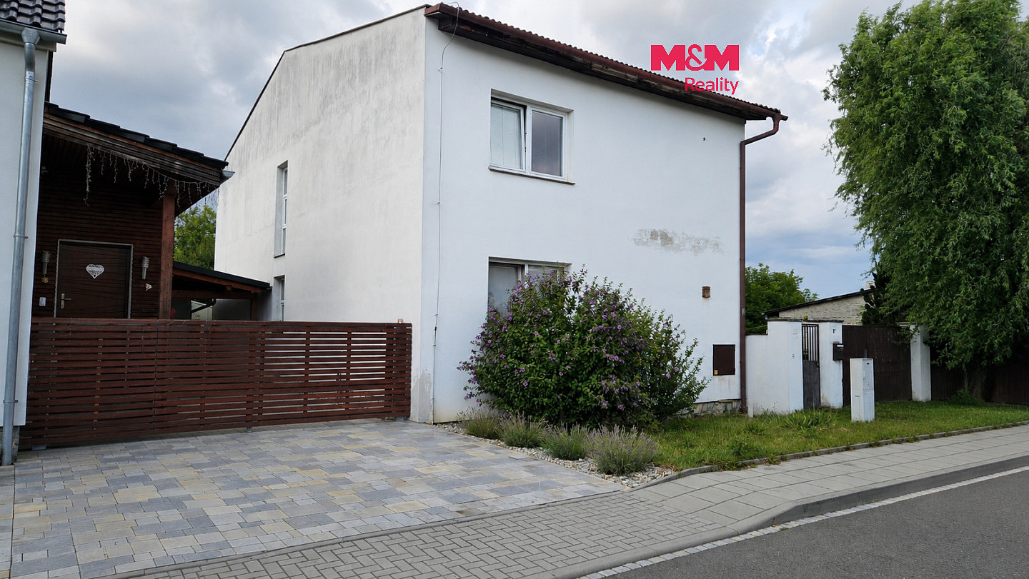 Prodej domu 180 m² s pozemkem 689 m²
