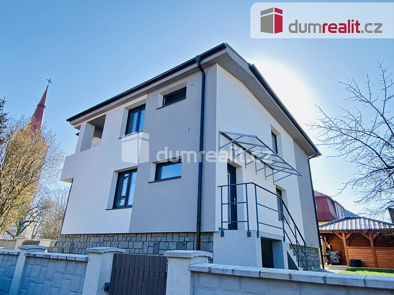 Prodej domu 360 m² s pozemkem 628 m²