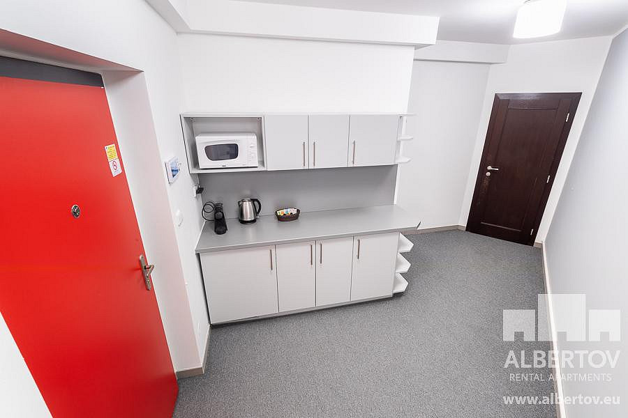Pronájem kanceláře 35 m² – fotografie 4