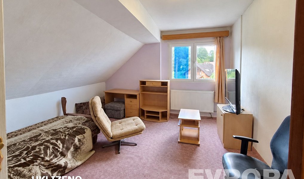 Prodej domu 240 m² s pozemkem 383 m², Kraslice – náhled fotky 14