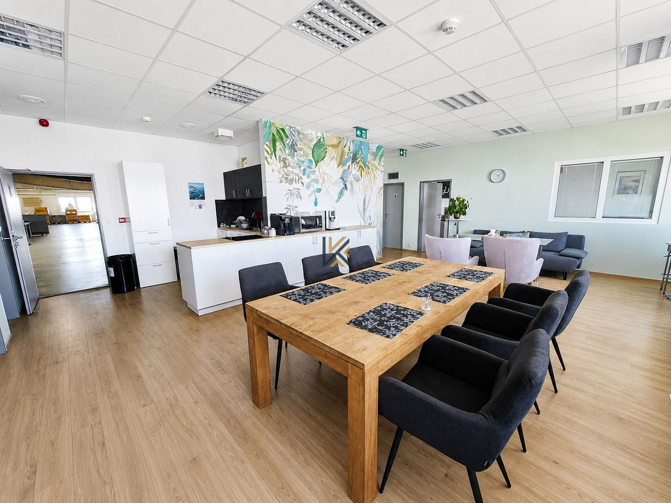 Pronájem obchodních prostor 554 m² – fotografie 2