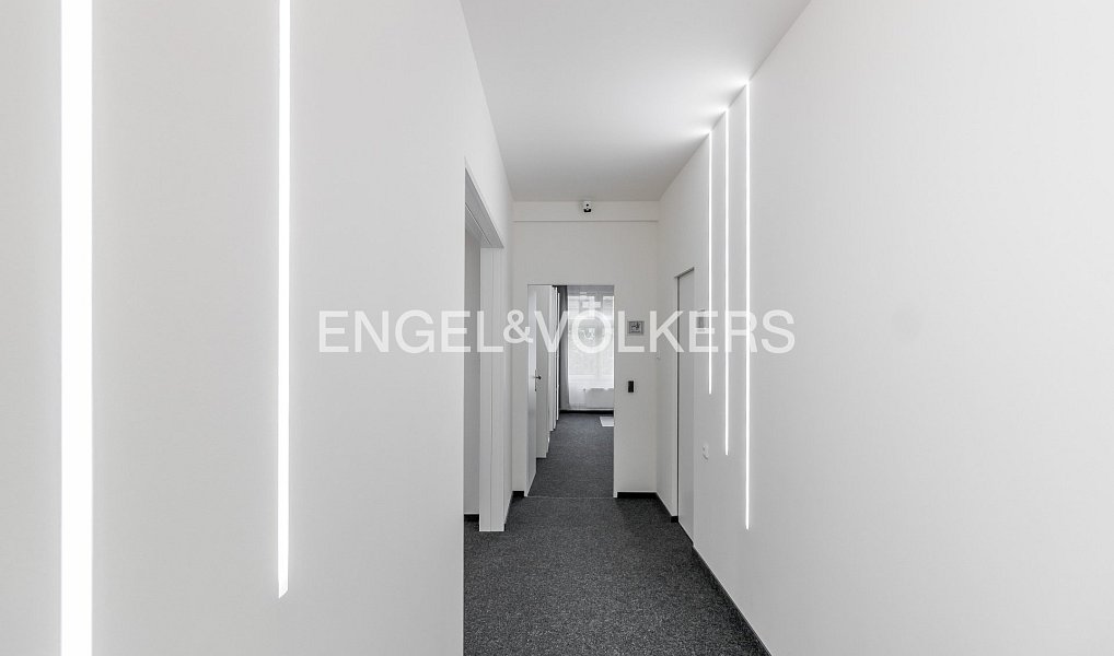 Pronájem kanceláře 175 m², Praha – náhled fotky 12
