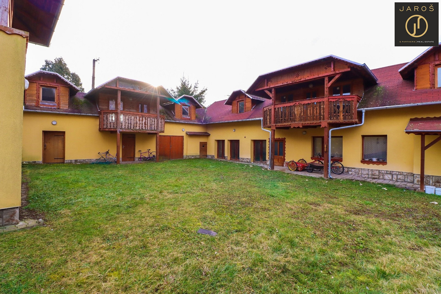 Prodej domu 1 400 m² s pozemkem 21 245 m² – fotografie 4