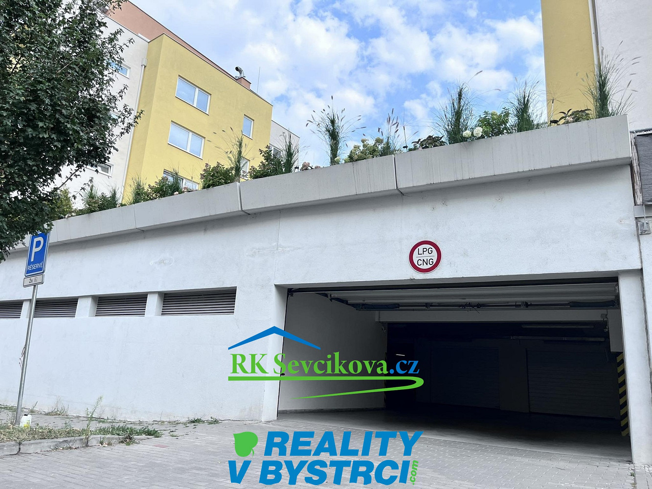 Pronájem garážové stání, 13.8 m2 - Brno - Žebětín, ul. Žabí – fotografie 2