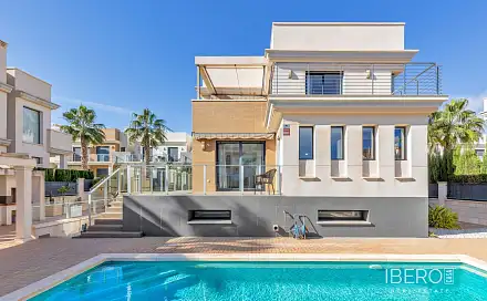 Prodej domu 296 m² s pozemkem 410 m²