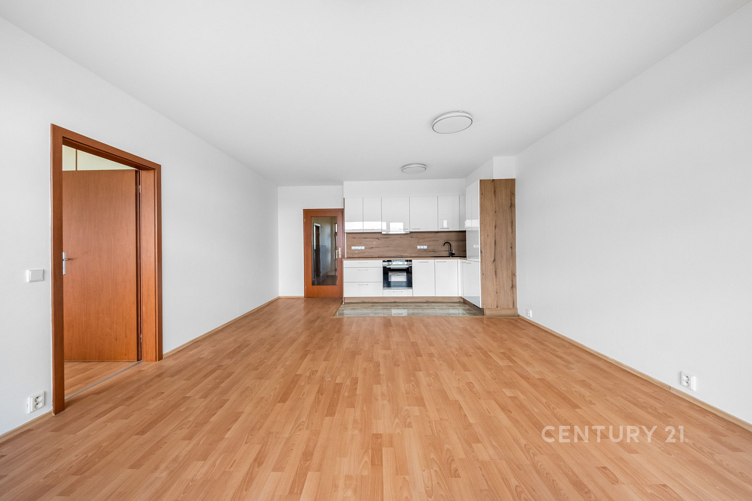 Pronájem bytu 2+kk 64 m² — photo 3