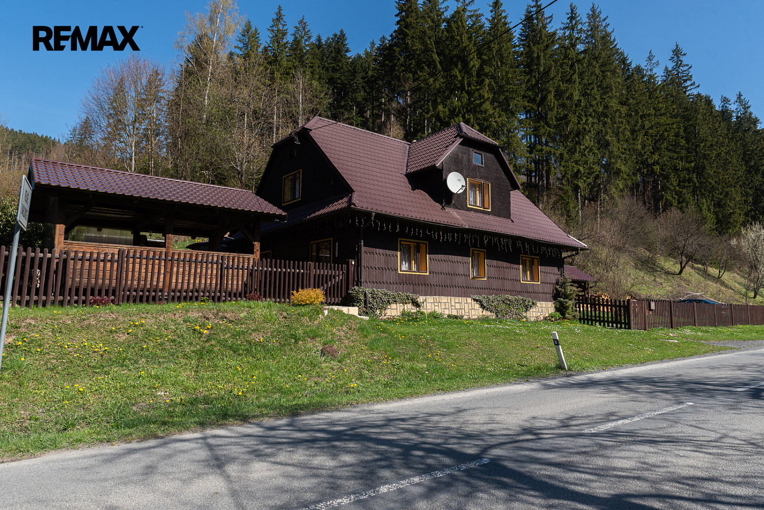 Prodej domu 220 m² s pozemkem 2 070 m² — photo 2