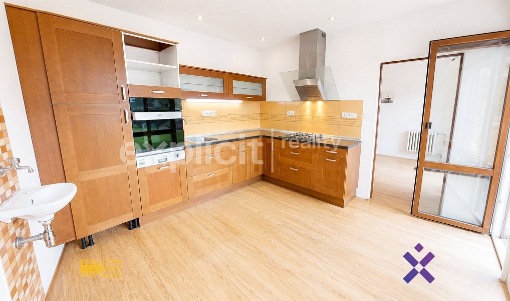 Prodej domu 227 m² s pozemkem 1 783 m², Napajedla – náhled fotky 2
