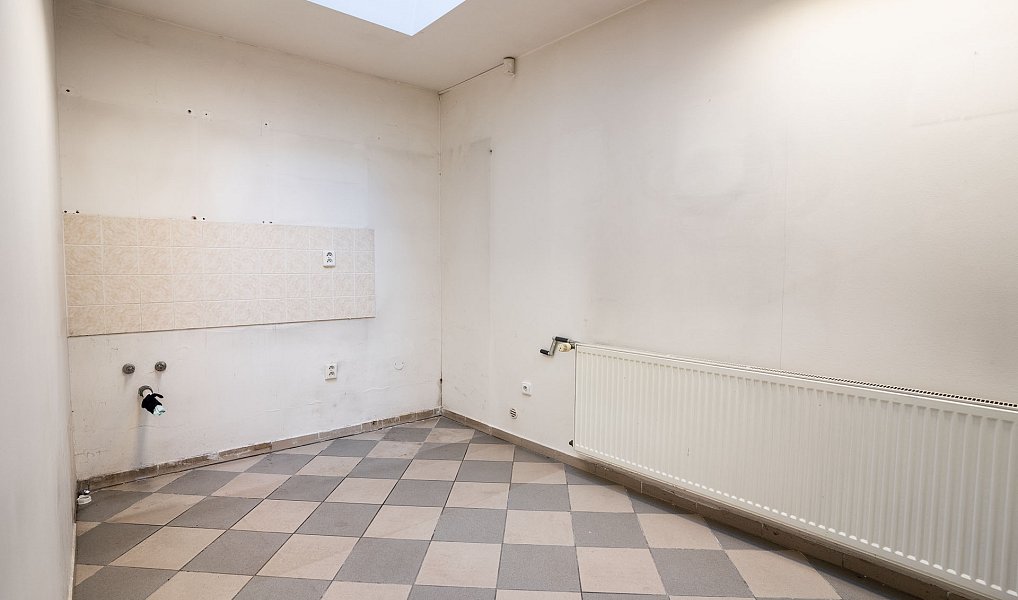 Prodej domu 255 m² s pozemkem 201 m², Hostinné – náhled fotky 17