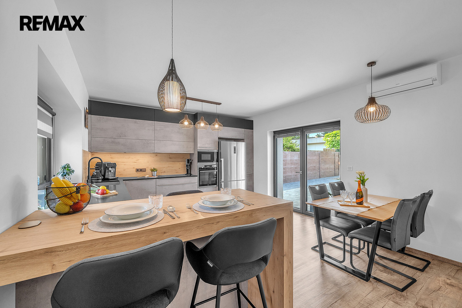 Prodej domu 197 m² s pozemkem 573 m² — photo 2