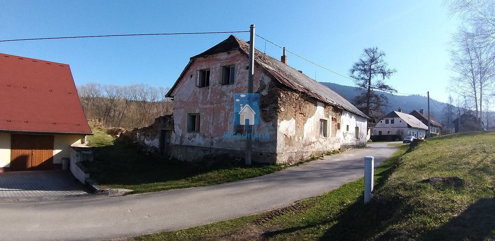 Плац, 1199 m²